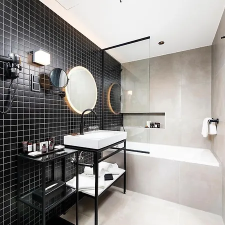 Three Corners Downtown מלון