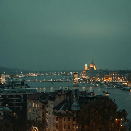 Hotel Three Corners Downtown 4*