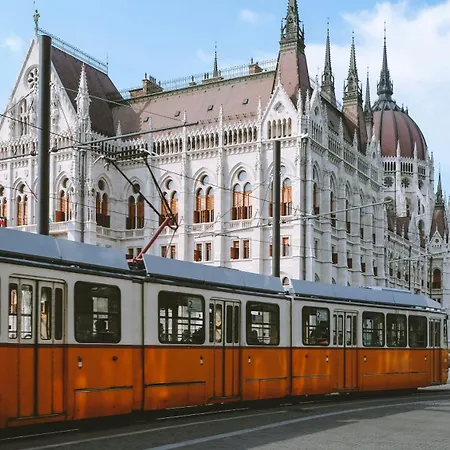 Hotel Three Corners Downtown