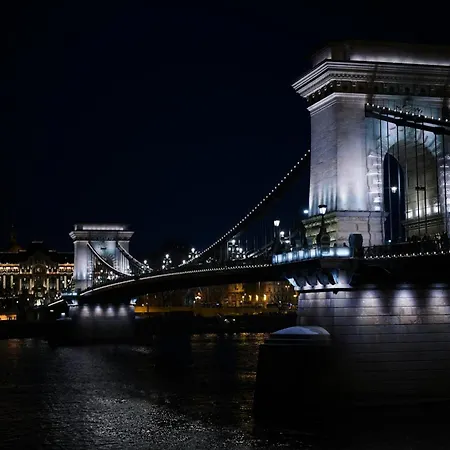 מלון Three Corners Downtown 4*