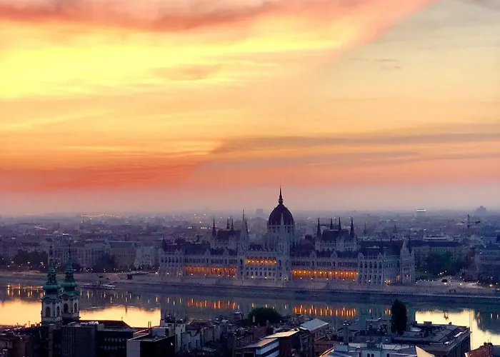 Three Corners Downtown 4*