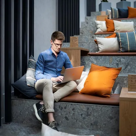 Three Corners Downtown Hotel