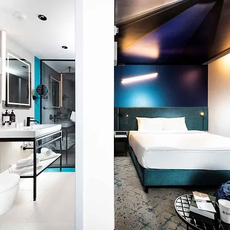 Hotel Three Corners Downtown