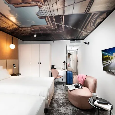 Three Corners Downtown Boedapest