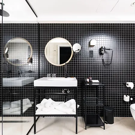 Three Corners Downtown 호텔 4*