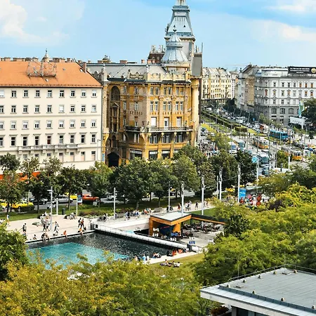 Three Corners Downtown 4*