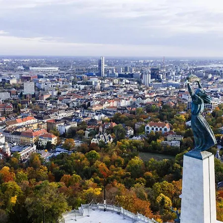 Three Corners Downtown Hotel