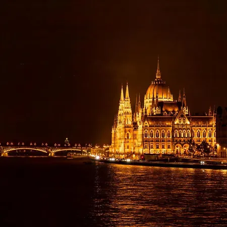 Three Corners Downtown Otel