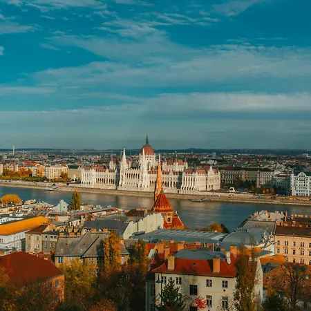 Отель Three Corners Downtown 4*