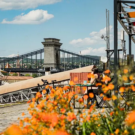 Отель Three Corners Downtown
