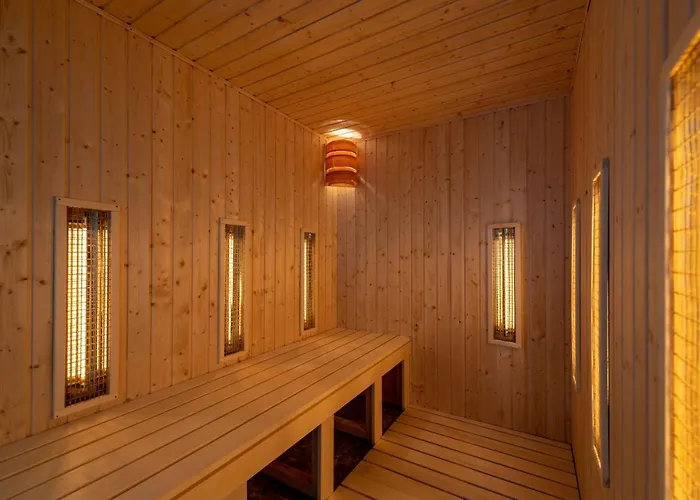 Three Corners Downtown 4*