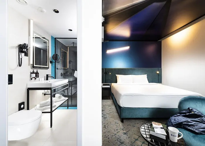 Three Corners Downtown Otel