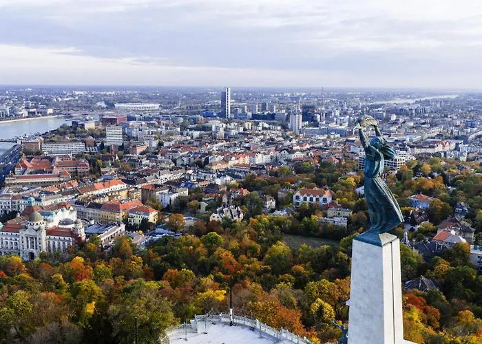 Three Corners Downtown Otel