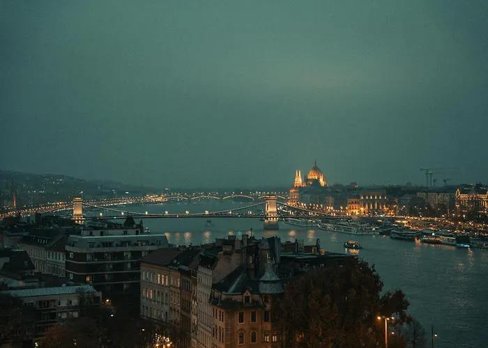 Otel Three Corners Downtown 4*