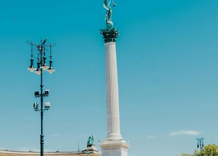 Hotel Three Corners Downtown 4*