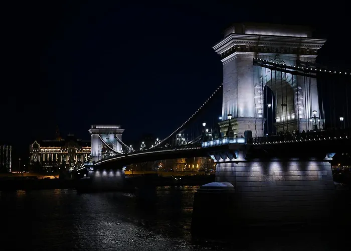 Hotel Three Corners Downtown 4*