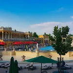 Otel Three Corners Downtown 4*