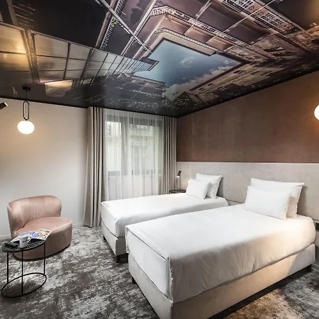 Three Corners Downtown Otel