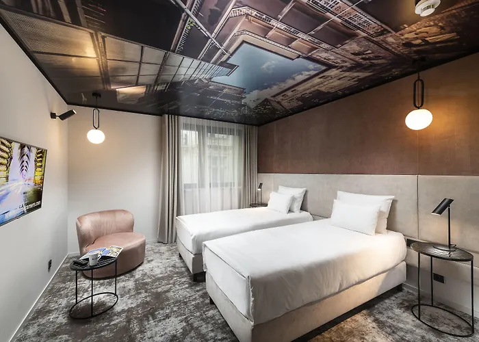 Three Corners Downtown Hotel