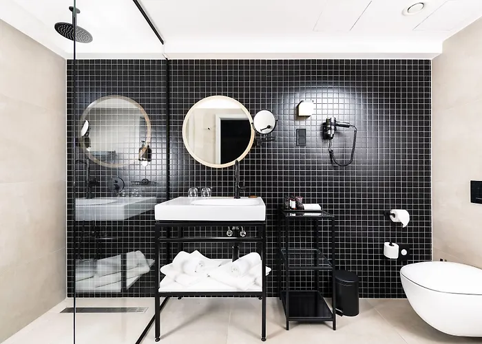 Three Corners Downtown Szálloda 4*