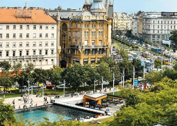 Three Corners Downtown 4*